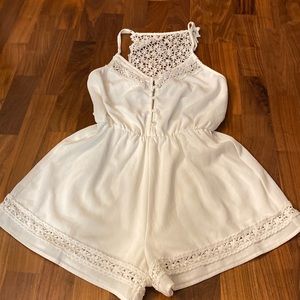 LuLu’s size small white romper